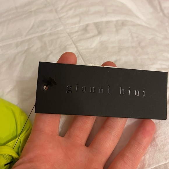 NWT Gianni Bini Lime Green Triangle Bikini Top XS - Picture 3 of 4